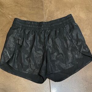 Athleta Black Patterned Women's Athletic Shorts